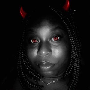 Meet your Posher, Monique